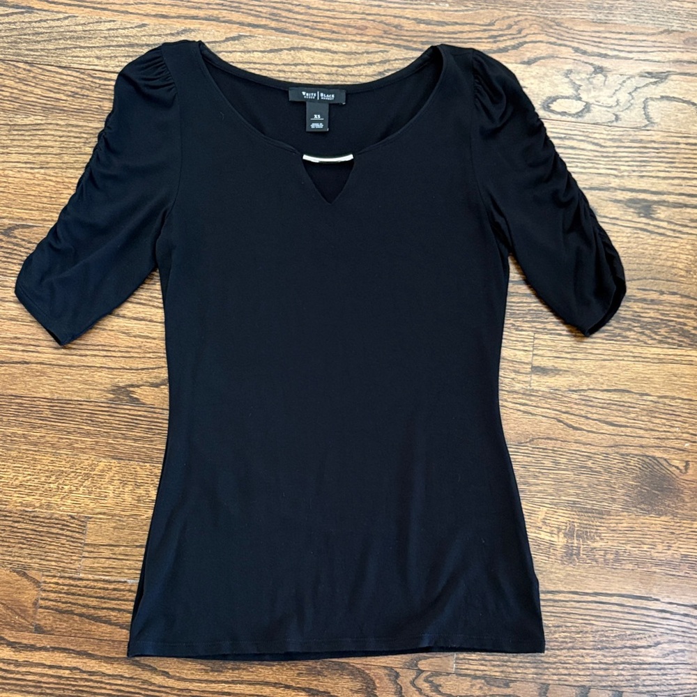 White House Black Market Black Ruched Short Sleeve Keyhole Top